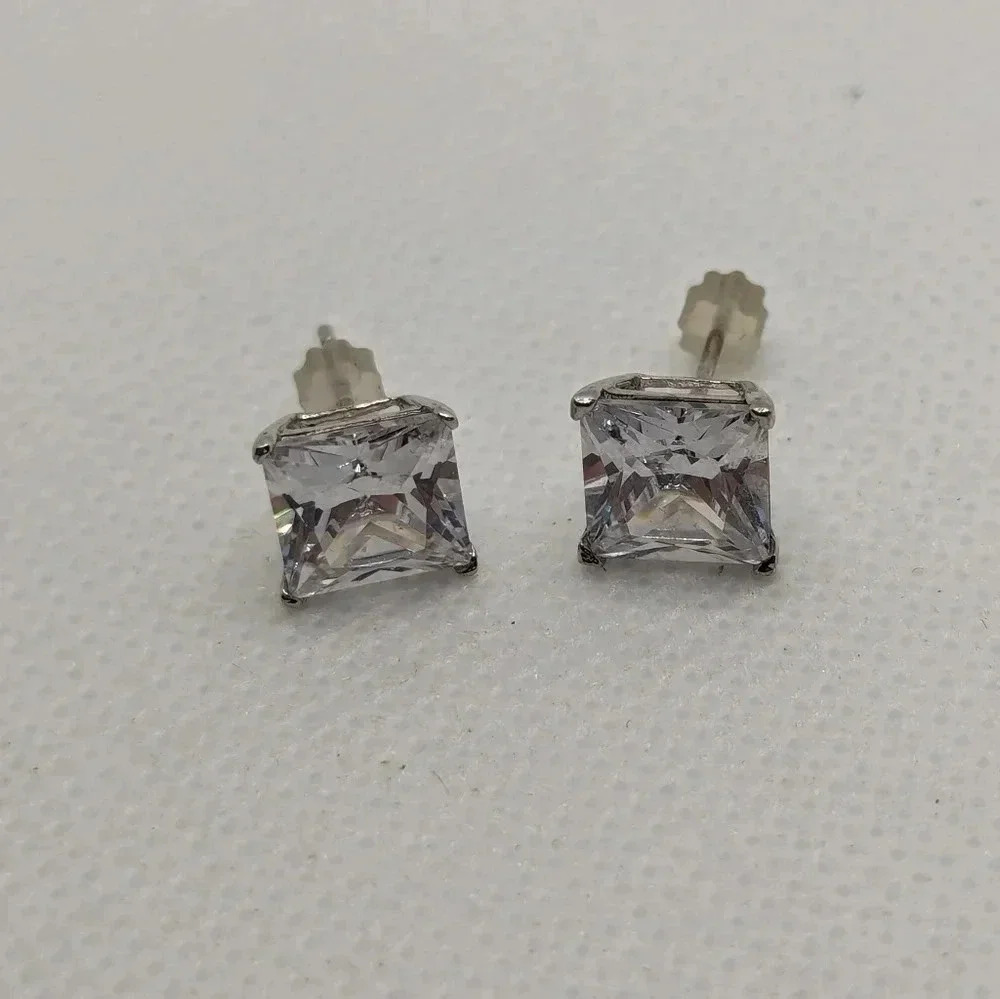 925  studs